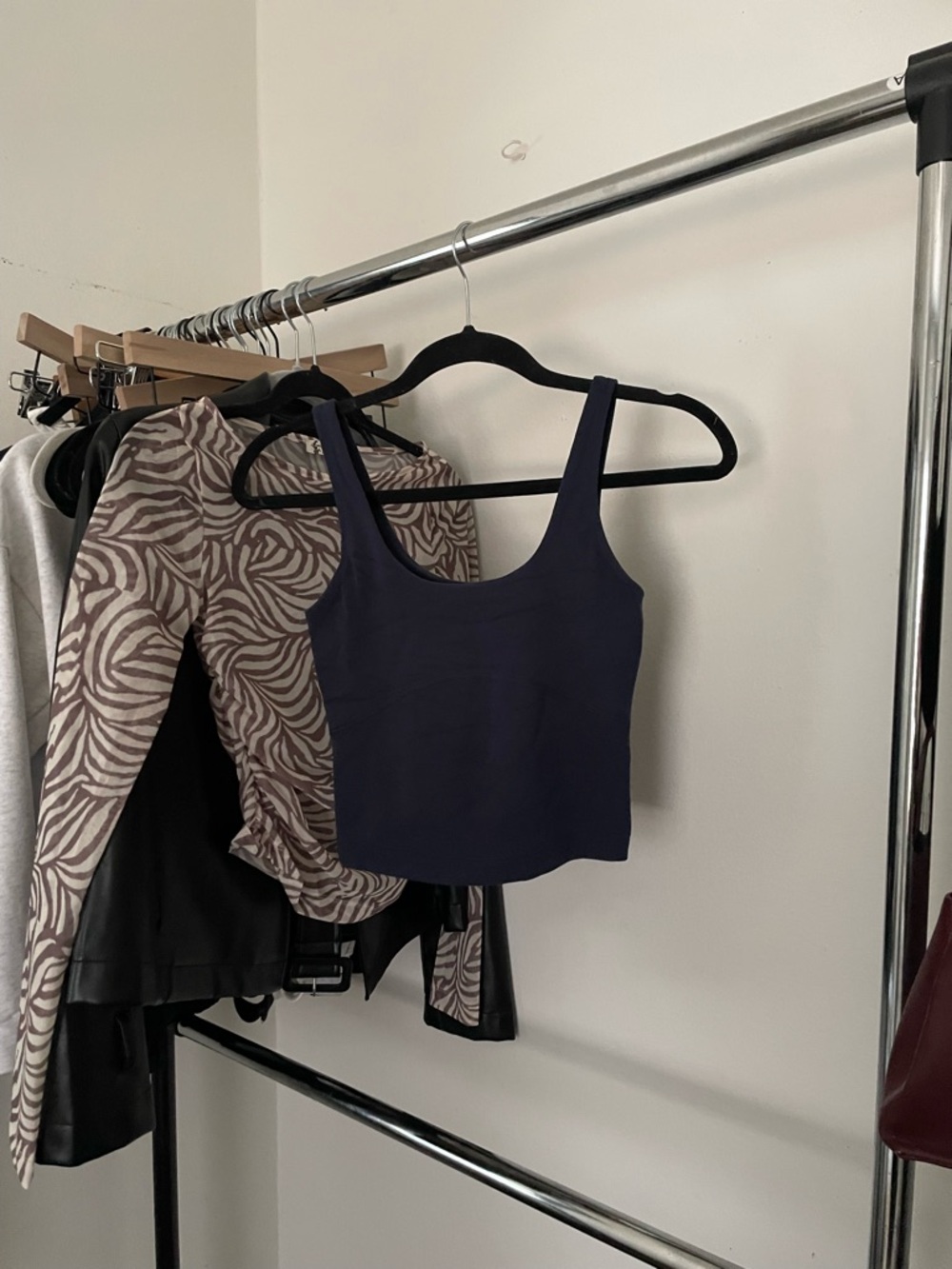 3/$15 Aritzia TnAction Navy Scoop Athletic Tank